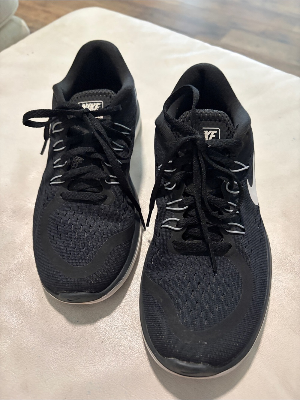 NIKE FLEX WOMEN’S SIZE 7.5